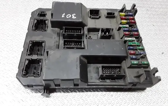 Peugeot 307 Comfort/convenience module 9651197680 BSIJ0400