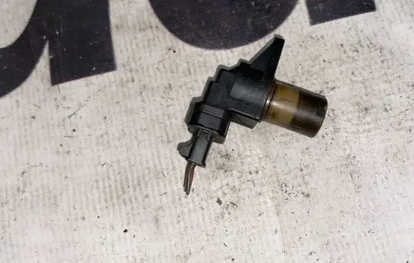 Mercedes-Benz S W220 Camshaft position sensor a0031539728 0031539728