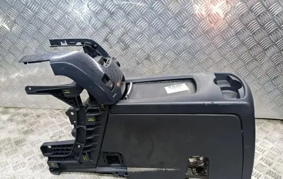 Peugeot 5008 Center console