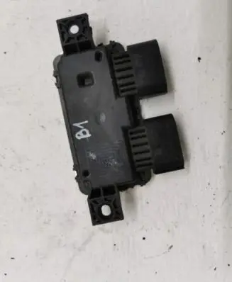 Mercedes-Benz A W177 Fuel pump relay A0009008214
