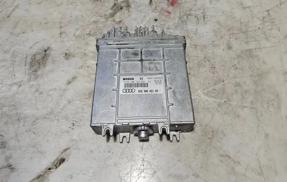 Audi A4 S4 B5 8D Engine control unit/module 028906021CE 0281001425