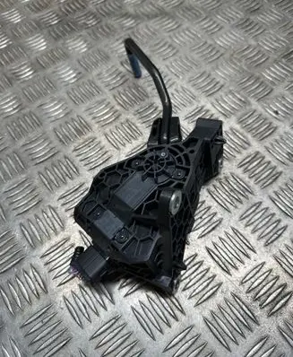 Toyota RAV 4 (XA50) Accelerator throttle pedal 7811033141 2701001040 11E23A0379