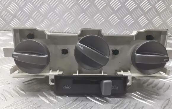 Mazda 2 Interior fan control switch 