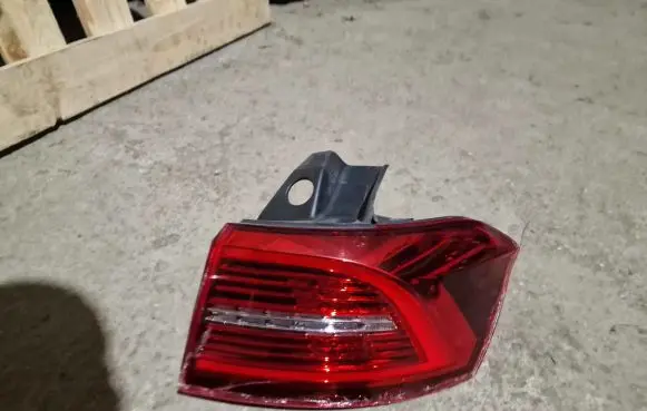 Volkswagen PASSAT B8 Rear/tail lights 3G9945208F