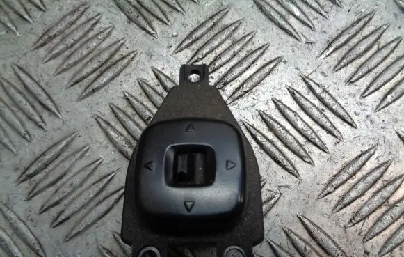 Mazda 3 I Wing mirror switch