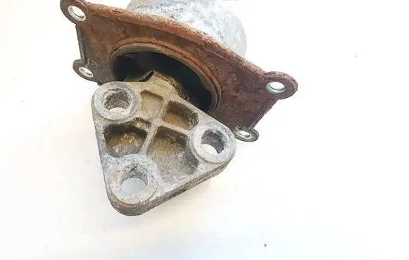 Opel Zafira A Engine mount bracket 90538543