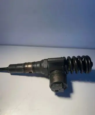 Volkswagen Golf V Fuel injector 03G130073G 0414720404