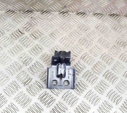 Fender mounting bracket