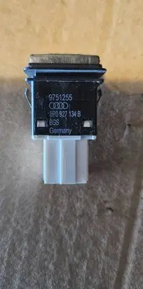 Audi A3 S3 8P ESP (stability program) switch 9751255 8P0927134B