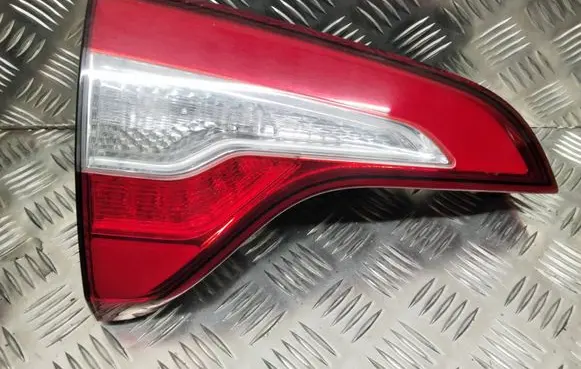 KIA Sorento Tailgate rear/tail lights 