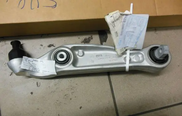 Alfa Romeo Stelvio Front lower control arm/wishbone 50552331