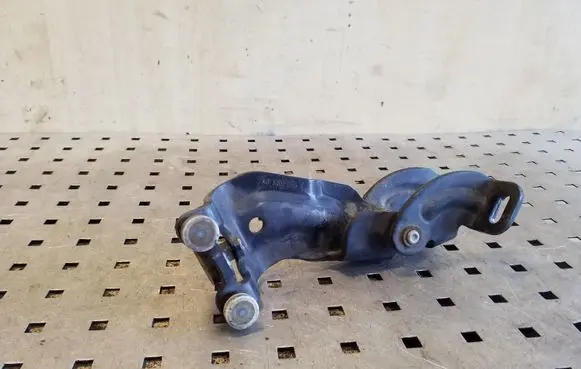 Volkswagen Sharan Sliding door middle roller runner 7N0843335C
