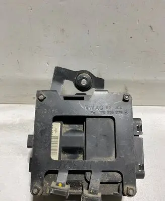 Volkswagen Golf V Central locking vacuum pump 1K0906279B
