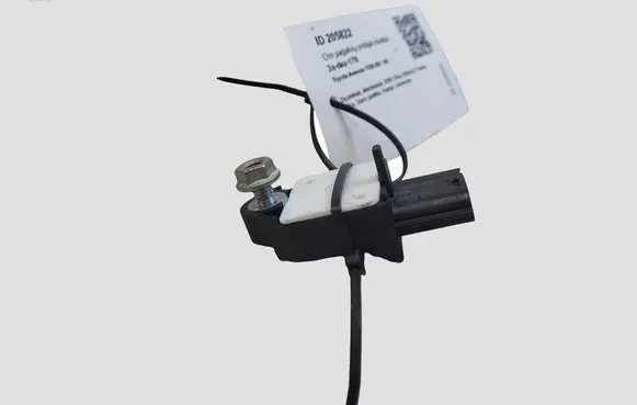 Toyota Avensis T250 Airbag deployment crash/impact sensor 8983102020