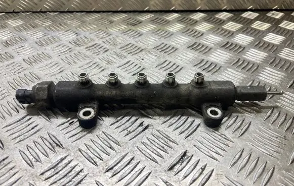 Toyota Corolla Verso E121 Fuel main line pipe