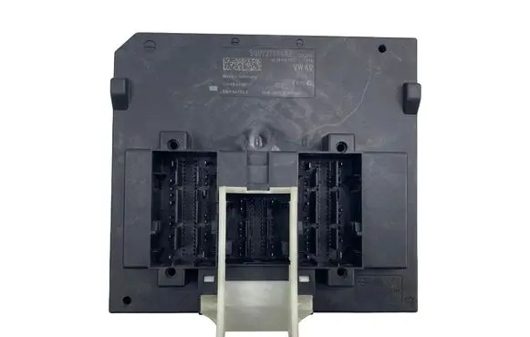Volkswagen Golf VII Central body control module 5Q0937084AE