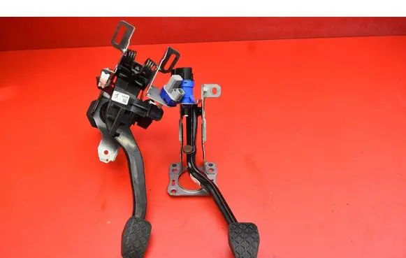 Mazda MX-5 NA Miata Accelerator throttle pedal S0855