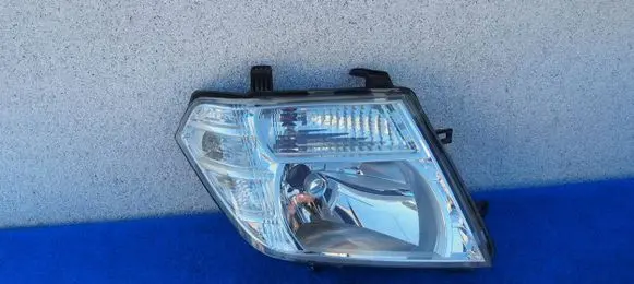Nissan Navara D40 Headlight/headlamp 260105X10B