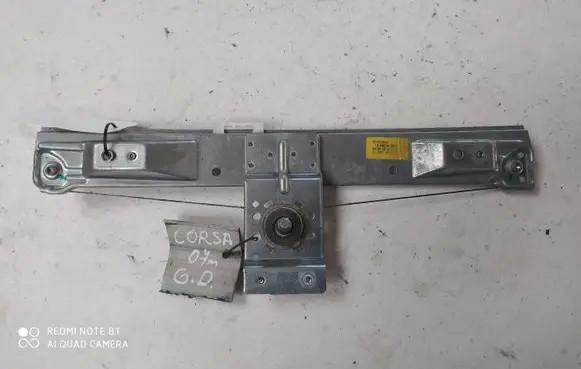 Rear door manual window regulator