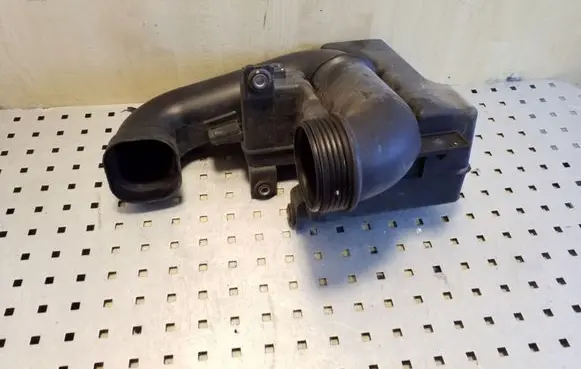 Hyundai i40 Intake resonator 282203Z300 281903Z300