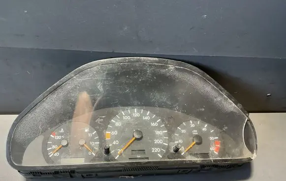 Mercedes-Benz C W202 Speedometer (instrument cluster) 88311224