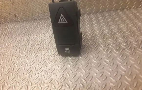 Mercedes-Benz E W212 Hazard light switch 2128207210 A2128207210