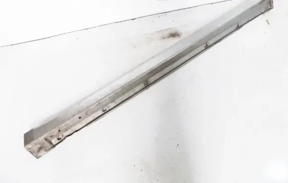 Subaru Legacy Sill
