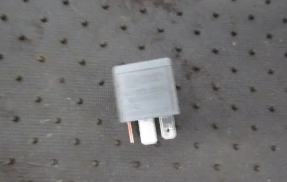 Audi A8 S8 D2 4D Other relay 141951253b