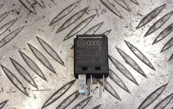 Audi A6 S6 C6 4F Other relay 8Z0951253 30349