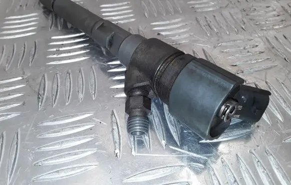 Hyundai Sonata Fuel injector 3380027400 0445110 3305