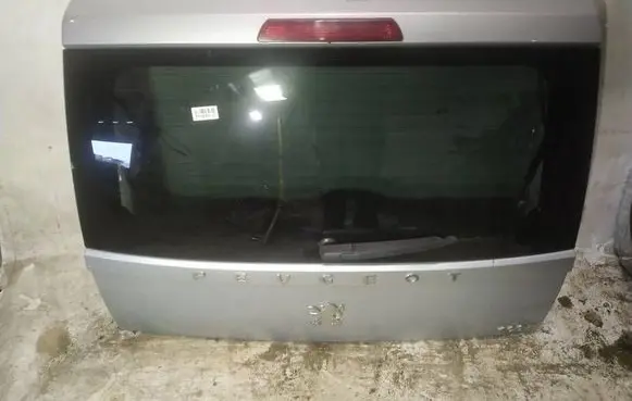 Peugeot 1007 Tailgate/trunk/boot lid pilkas