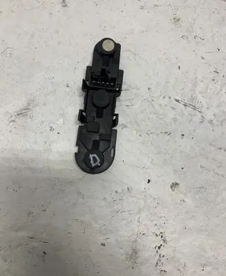 Citroen Evasion Tail light bulb cover holder