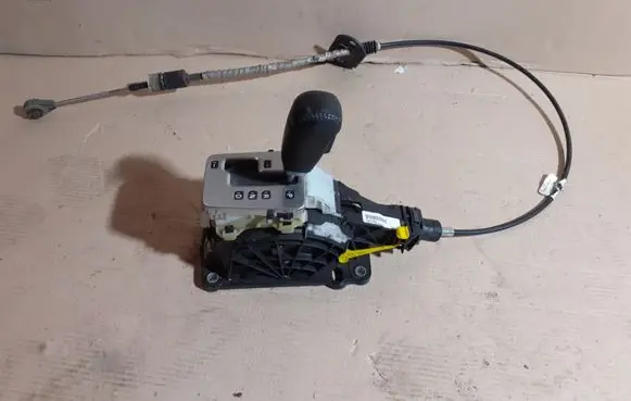 Volvo V60 Gear shifter/selector 30733069