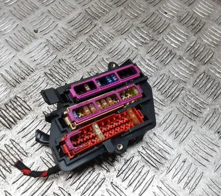 Audi A6 S6 C6 4F Fuse module