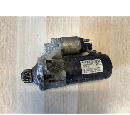 Volkswagen Caddy Starter motor 02E911024C