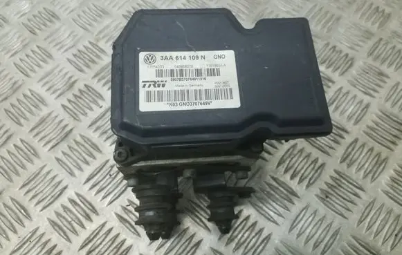 Volkswagen PASSAT B7 ABS Pump 3AA614109N