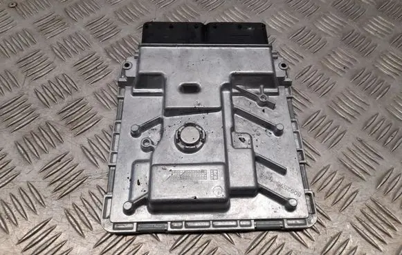 Audi A5 Engine control unit/module 06L907425E