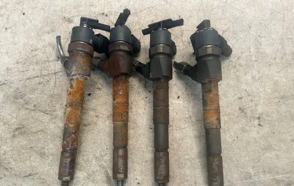 Opel Insignia A Fuel injectors set 0445110327