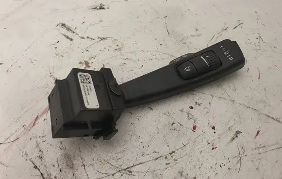 Volvo XC70 Wiper control stalk 30798465