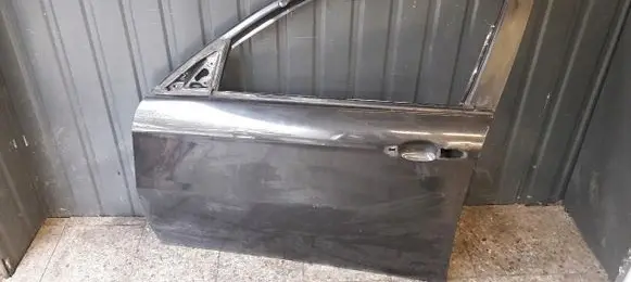 Alfa Romeo 147 Front door