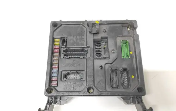 Ford Galaxy Fuse module 7M3962258R 14B205BA S110730200