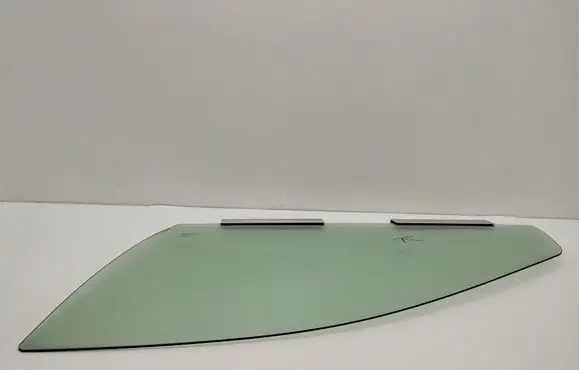 Volvo S60 Front door window glass four-door 001105