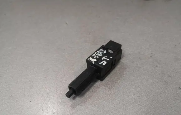 Nissan X-Trail T30 Brake pedal sensor switch