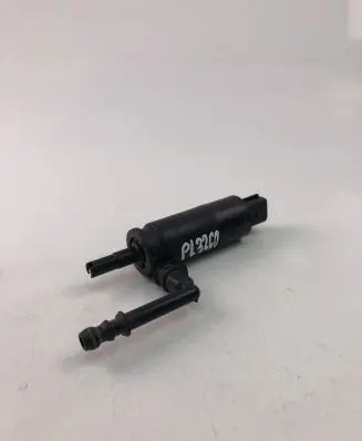 Volkswagen Polo Windscreen/windshield washer pump 3B7955681