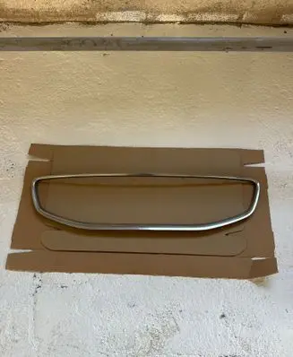 Volvo S60 Front bumper upper radiator grill 31290598