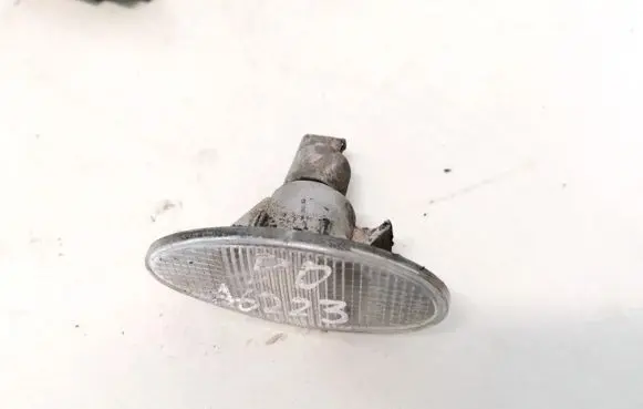 Mitsubishi Lancer Front fender indicator light