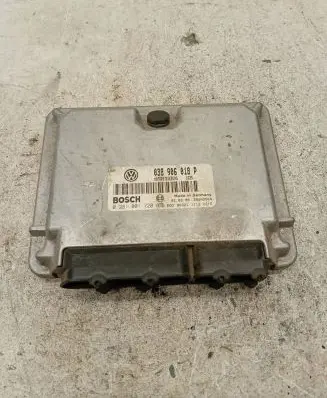 Volkswagen PASSAT B5 Engine control unit/module 038906018P 28SA3504 0281001720