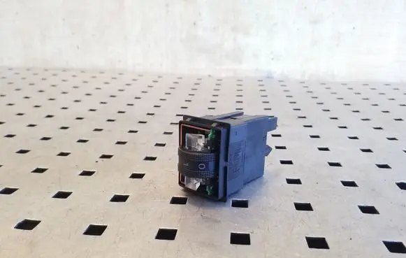 Audi Q5 SQ5 Seat heating switch 8E0963563 4E0963563A
