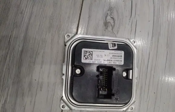 Renault Megane IV Voltage converter/converter module 260556623r