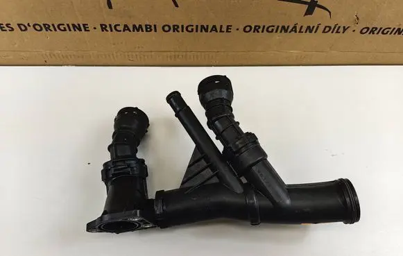 Volkswagen Tiguan Thermostat/thermostat housing 04L121111 04L121071E 04L121026F